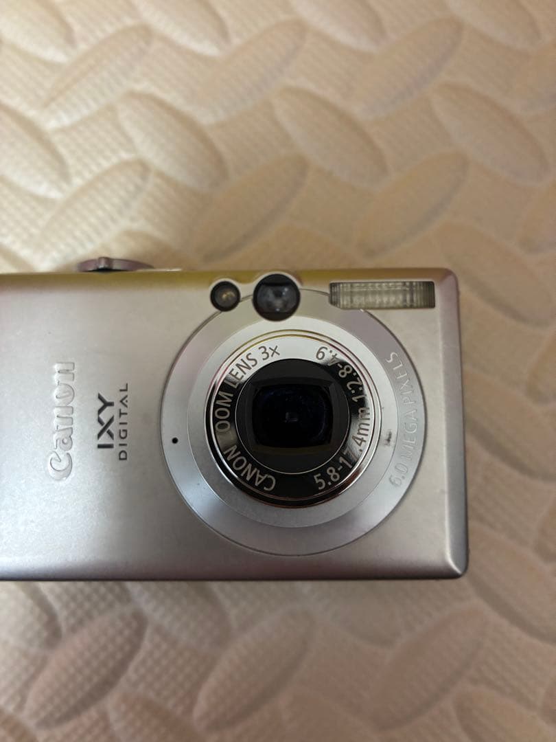 美品純正ケース付き　canon&キャノン　ixy70 デジタルカメラ