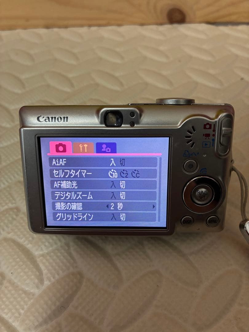 美品純正ケース付き　canon&キャノン　ixy70 デジタルカメラ