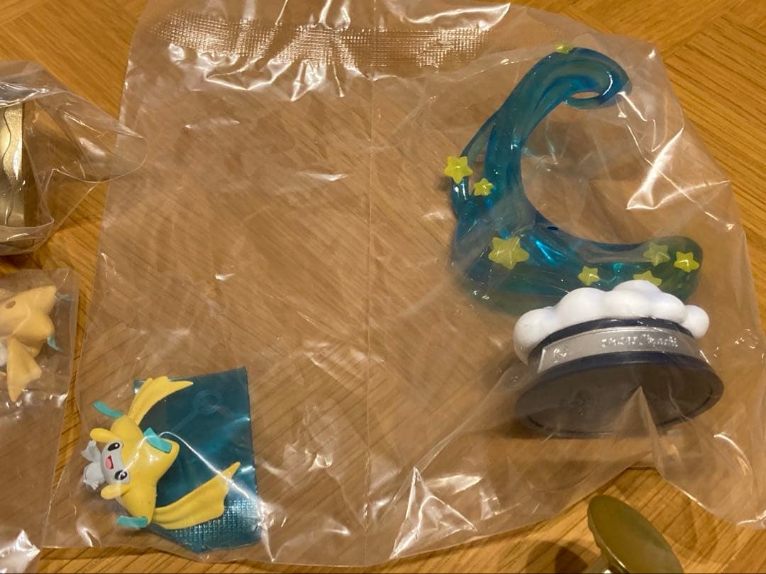 ポケモン　ジラーチ　フィギュア　缶ケース　プチ缶　リーメント　①