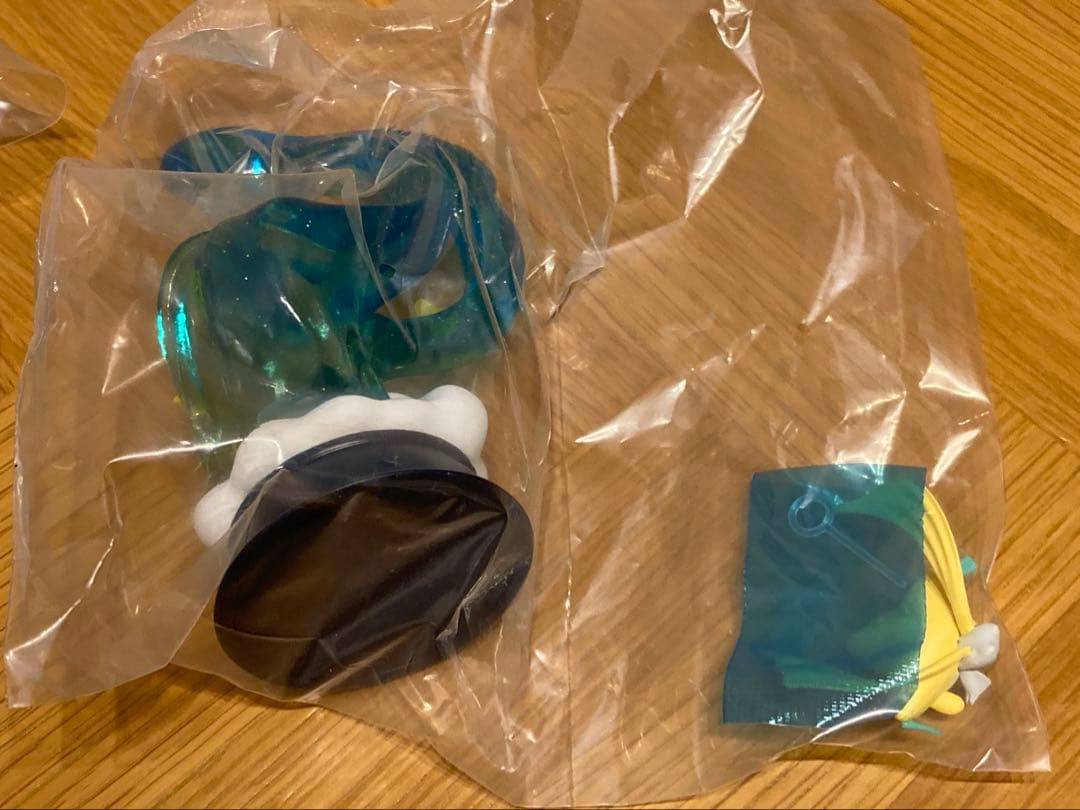 ポケモン　ジラーチ　フィギュア　缶ケース　プチ缶　リーメント　①