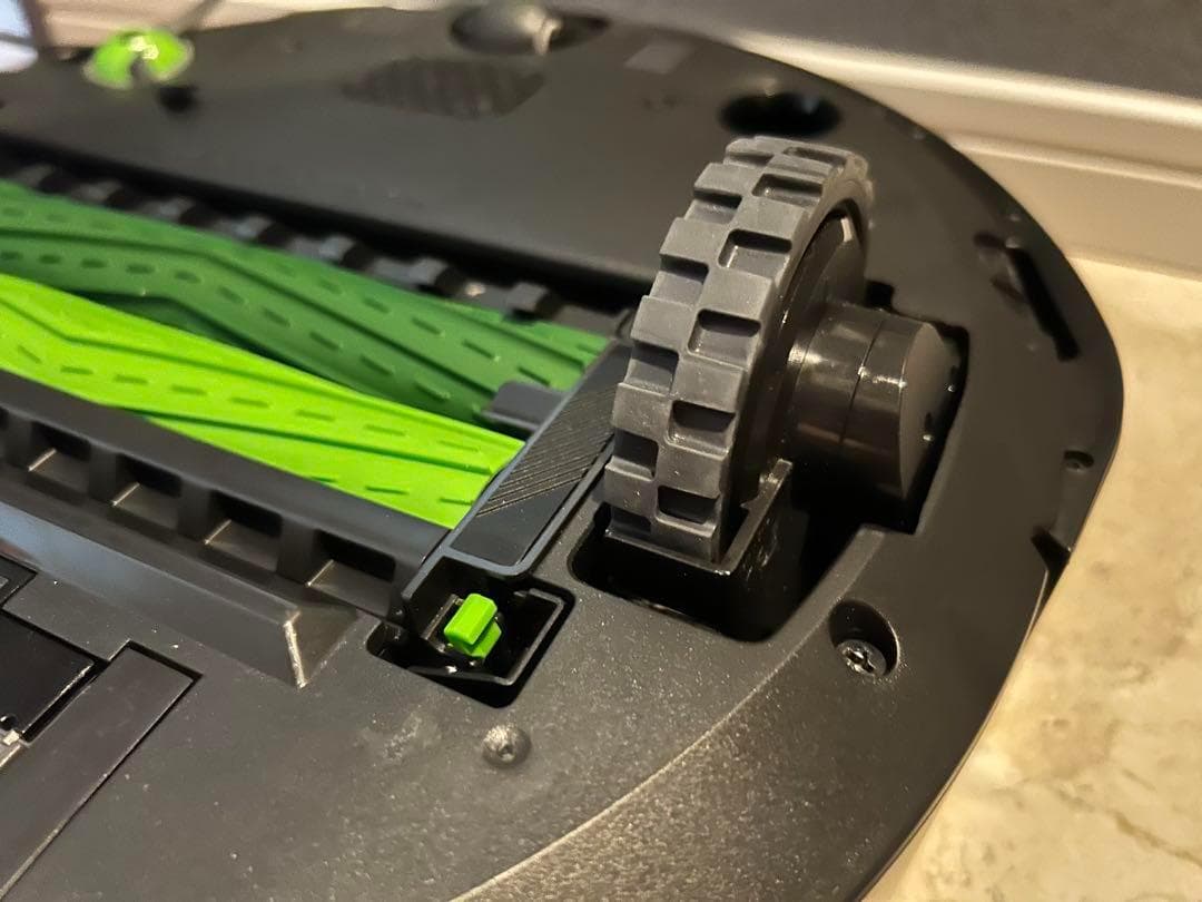 iRobot i5+ 自動充電機能付き　動作確認済・分解清掃済