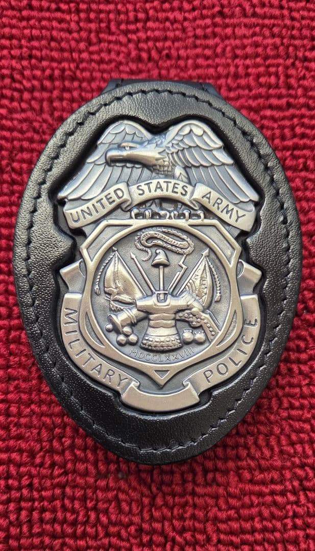 米国ポリスバッジ【US Army Military Police】PFホルダー付