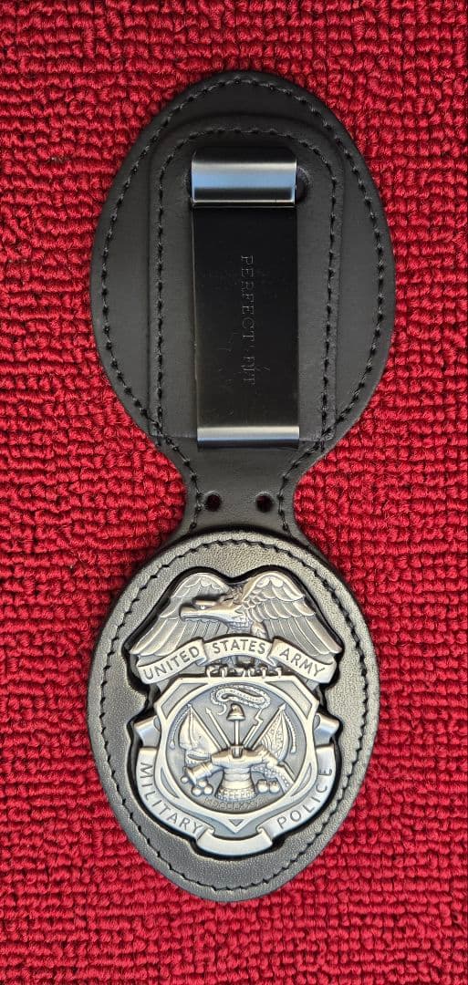 米国ポリスバッジ【US Army Military Police】PFホルダー付