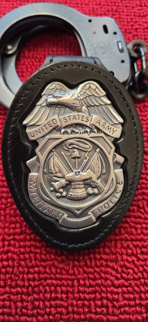 米国ポリスバッジ【US Army Military Police】PFホルダー付
