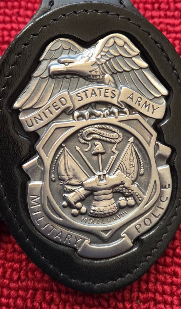 米国ポリスバッジ【US Army Military Police】PFホルダー付