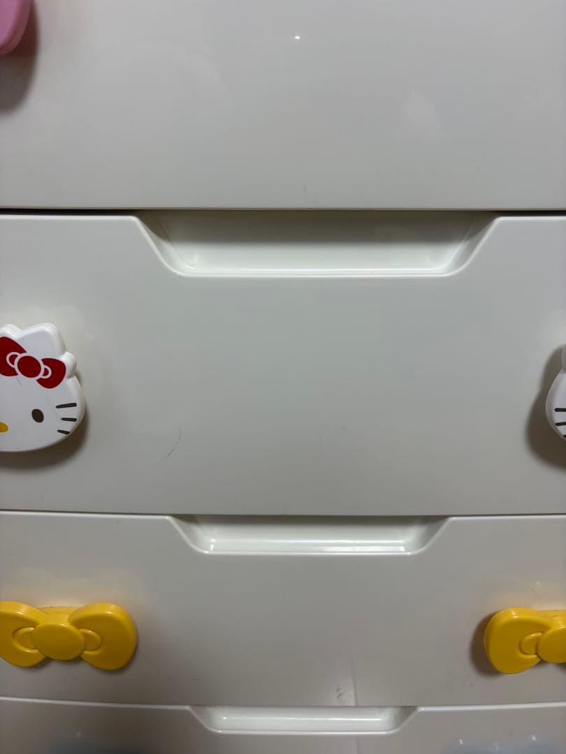 ハローキティ 4段チェスト　アイリスオーヤマ　衣装ケース タンス　送料込み☆