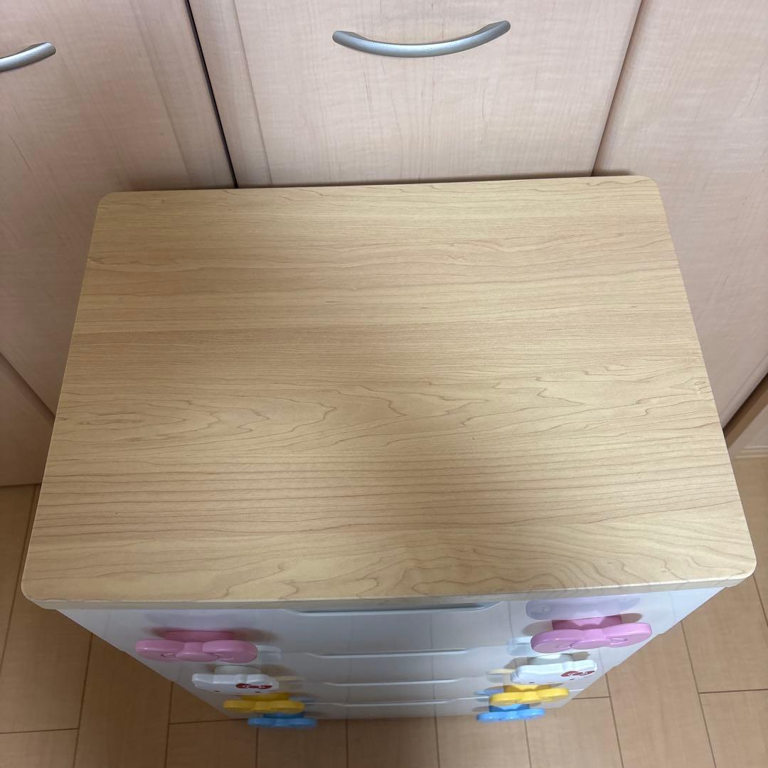 ハローキティ 4段チェスト　アイリスオーヤマ　衣装ケース タンス　送料込み☆