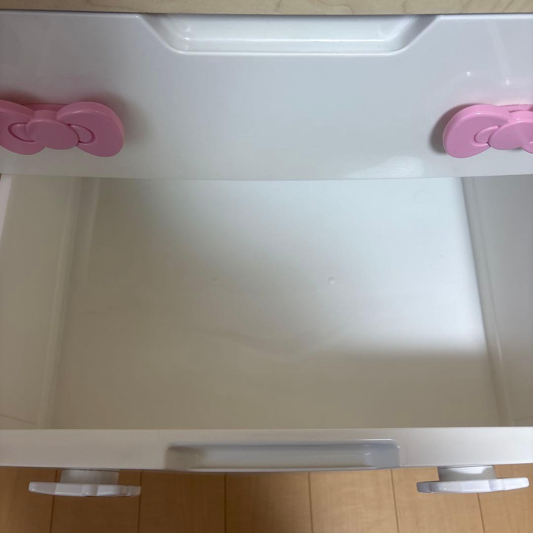 ハローキティ 4段チェスト　アイリスオーヤマ　衣装ケース タンス　送料込み☆