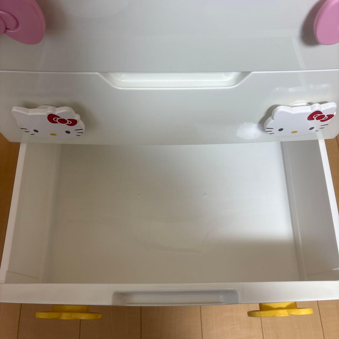 ハローキティ 4段チェスト　アイリスオーヤマ　衣装ケース タンス　送料込み☆