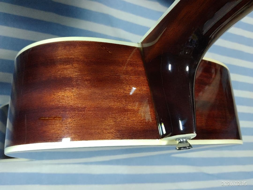 JAMESの初心者～中級者、練習用フォークタイプ・アコギJF400/WBS美品。