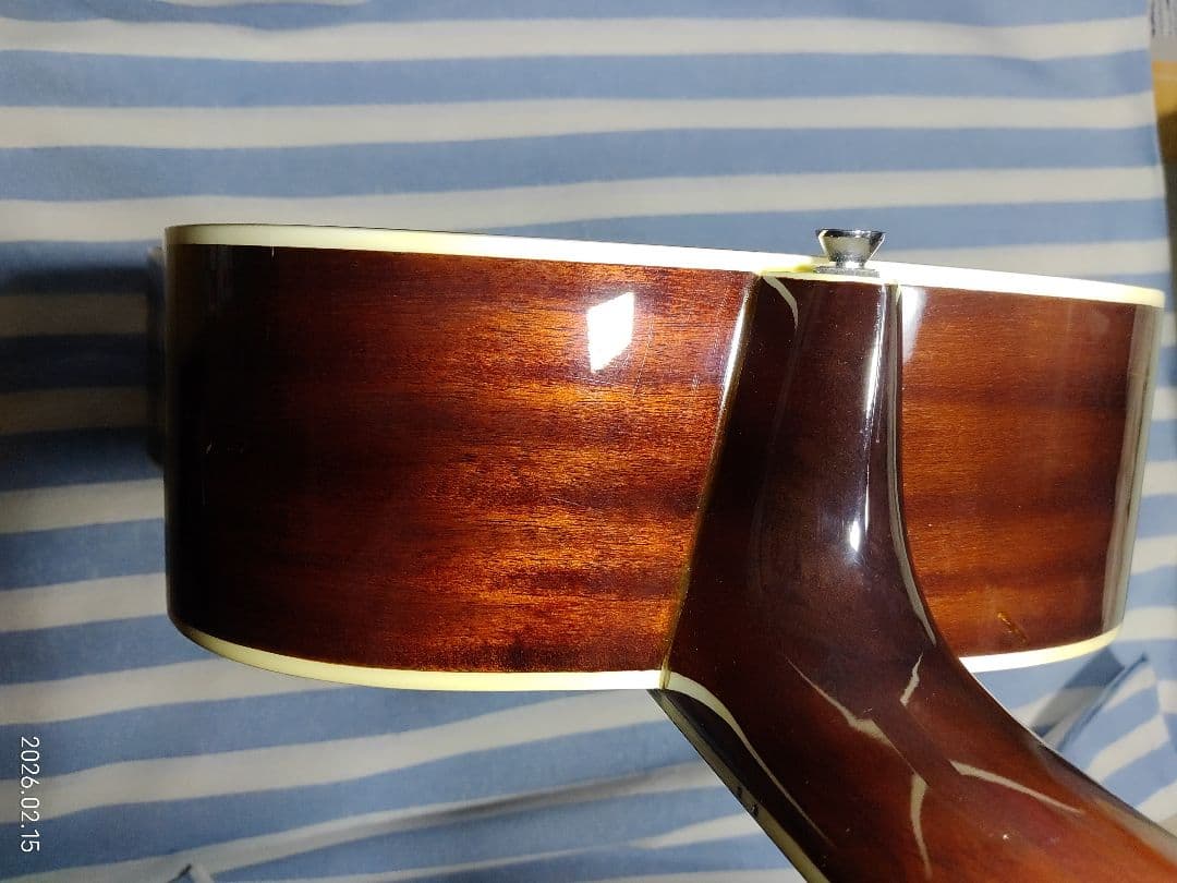 JAMESの初心者～中級者、練習用フォークタイプ・アコギJF400/WBS美品。