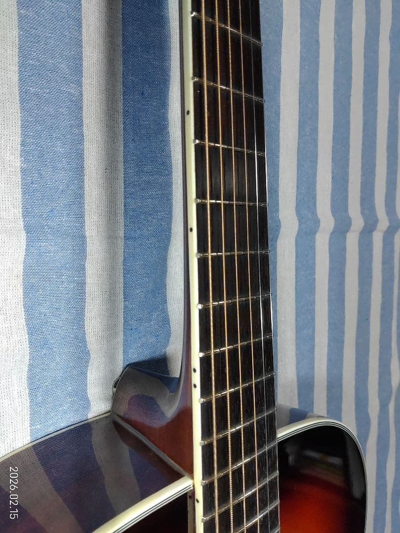 JAMESの初心者～中級者、練習用フォークタイプ・アコギJF400/WBS美品。