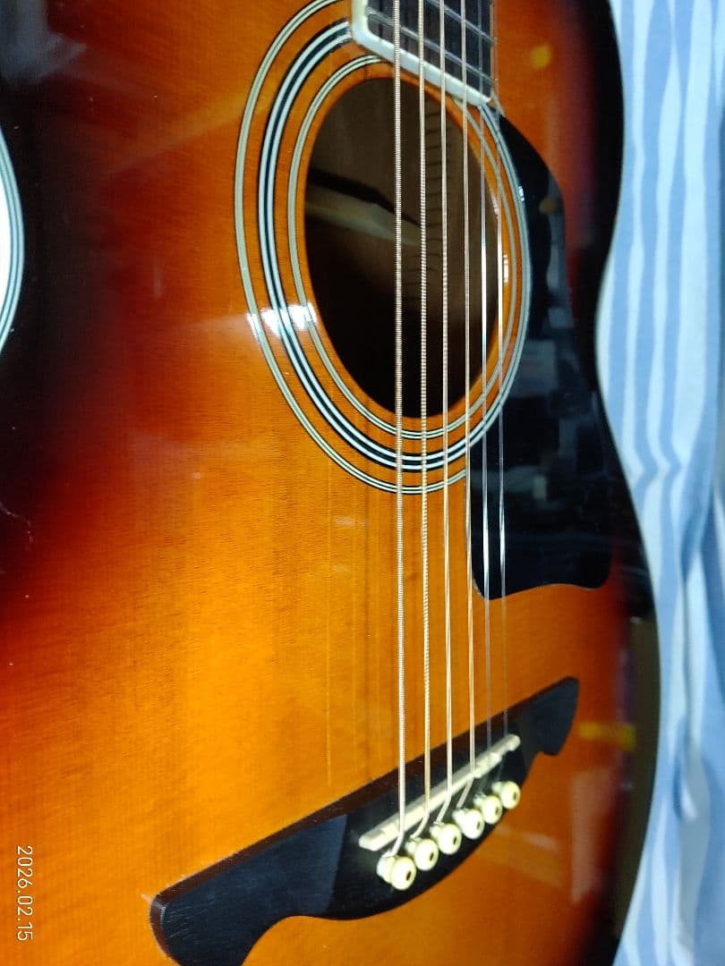 JAMESの初心者～中級者、練習用フォークタイプ・アコギJF400/WBS美品。