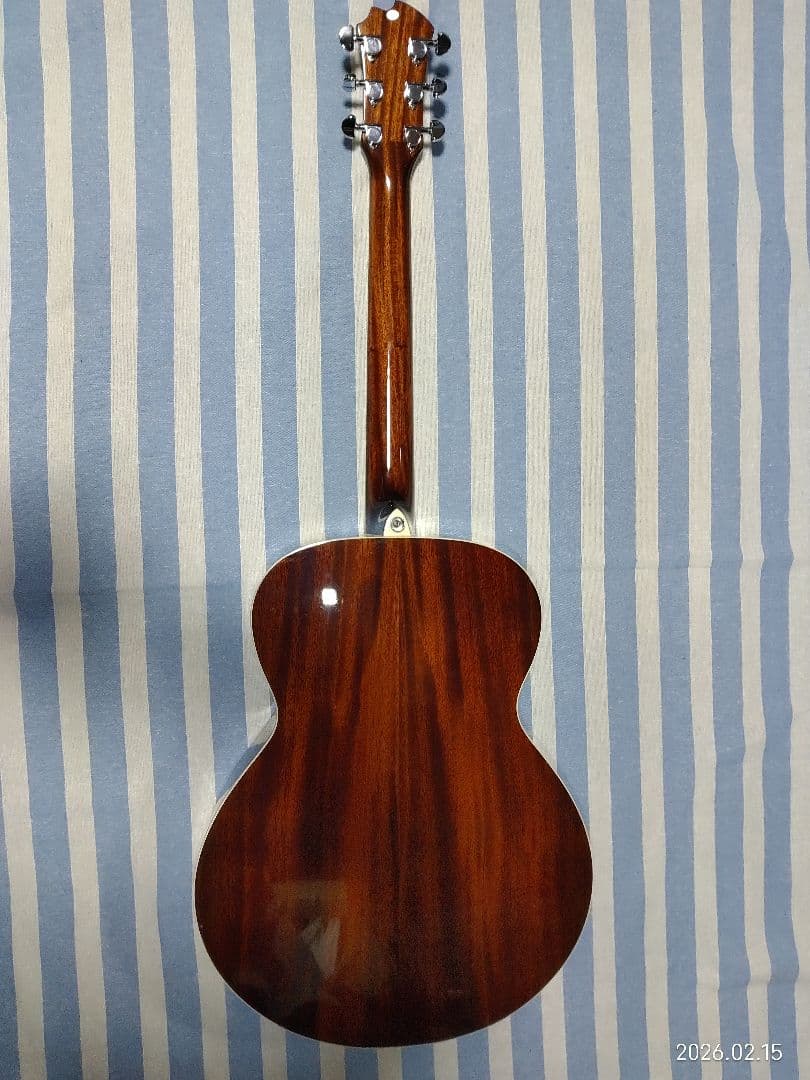 JAMESの初心者～中級者、練習用フォークタイプ・アコギJF400/WBS美品。