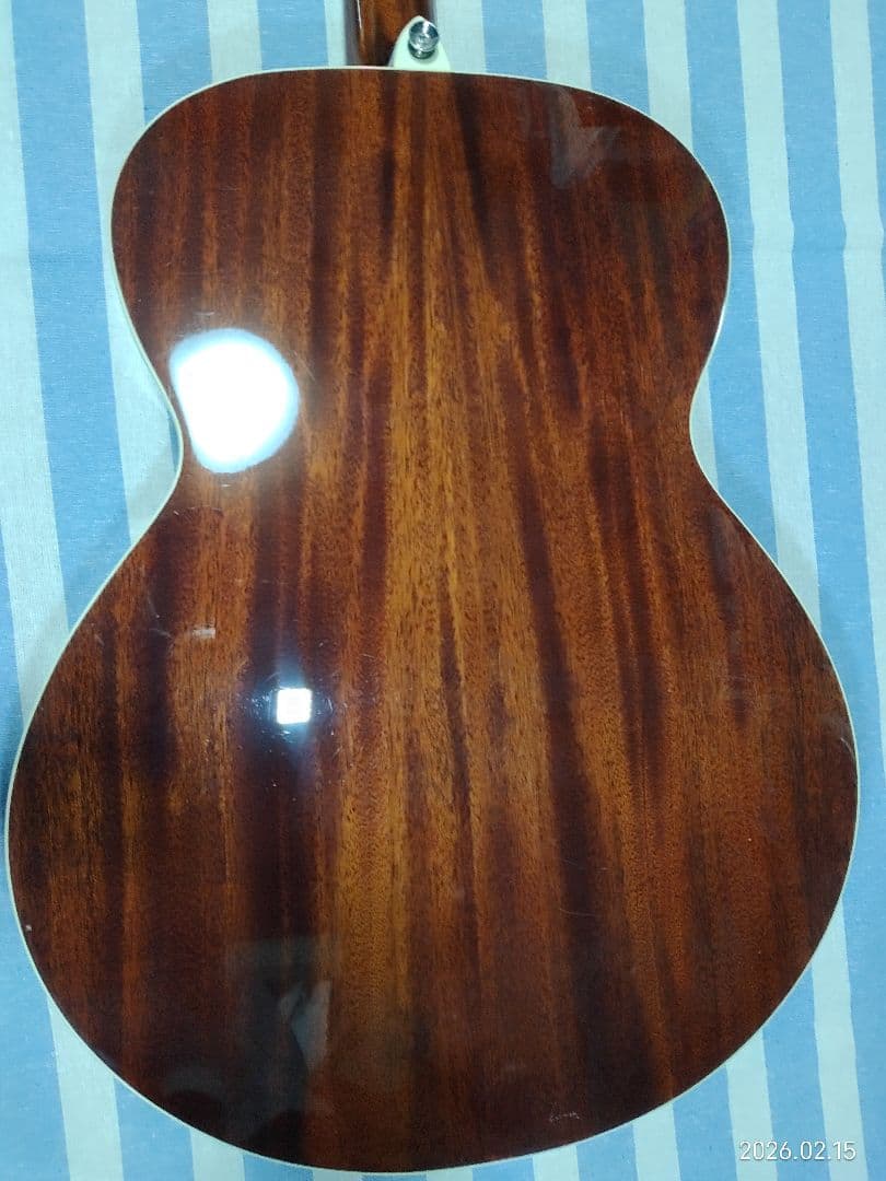 JAMESの初心者～中級者、練習用フォークタイプ・アコギJF400/WBS美品。