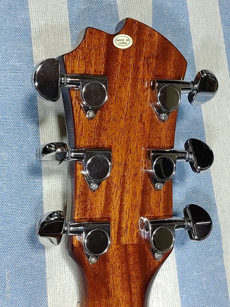 JAMESの初心者～中級者、練習用フォークタイプ・アコギJF400/WBS美品。