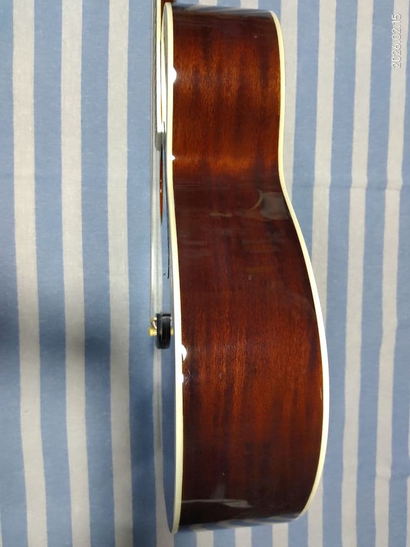 JAMESの初心者～中級者、練習用フォークタイプ・アコギJF400/WBS美品。