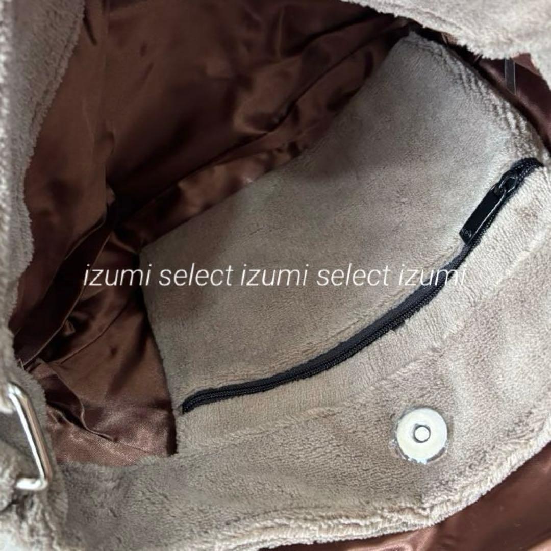 新品CHANEL海外限定ビューティーノベルティ　CHANELベージュショルダー