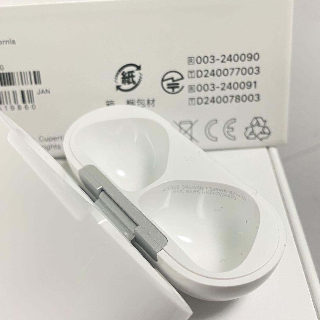 ［正規品］AirPods 4 第四世代　ケース　アイポーズ　ANC無し 充電器