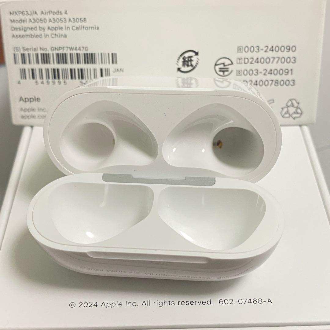 ［正規品］AirPods 4 第四世代　ケース　アイポーズ　ANC無し 充電器