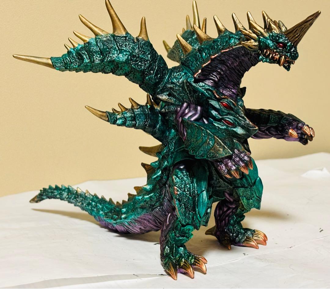 ウルトラ怪獣　マガオロチ