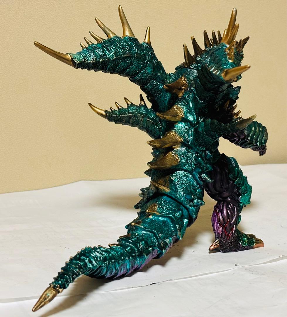 ウルトラ怪獣　マガオロチ