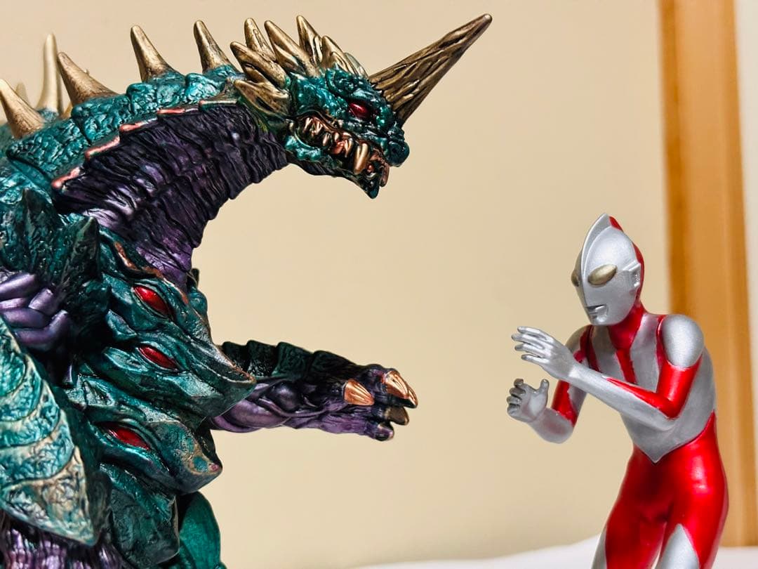 ウルトラ怪獣　マガオロチ