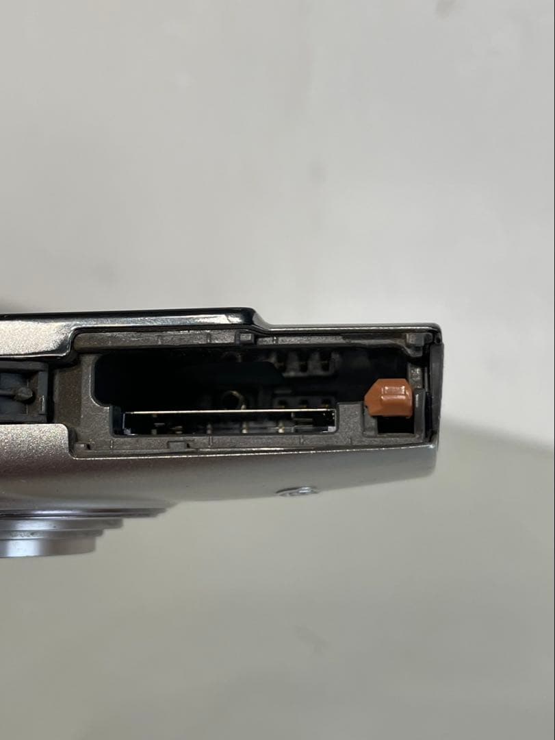 Canon IXY 650 シルバー デジタルカメラ 説明書・充電器付き　訳あり