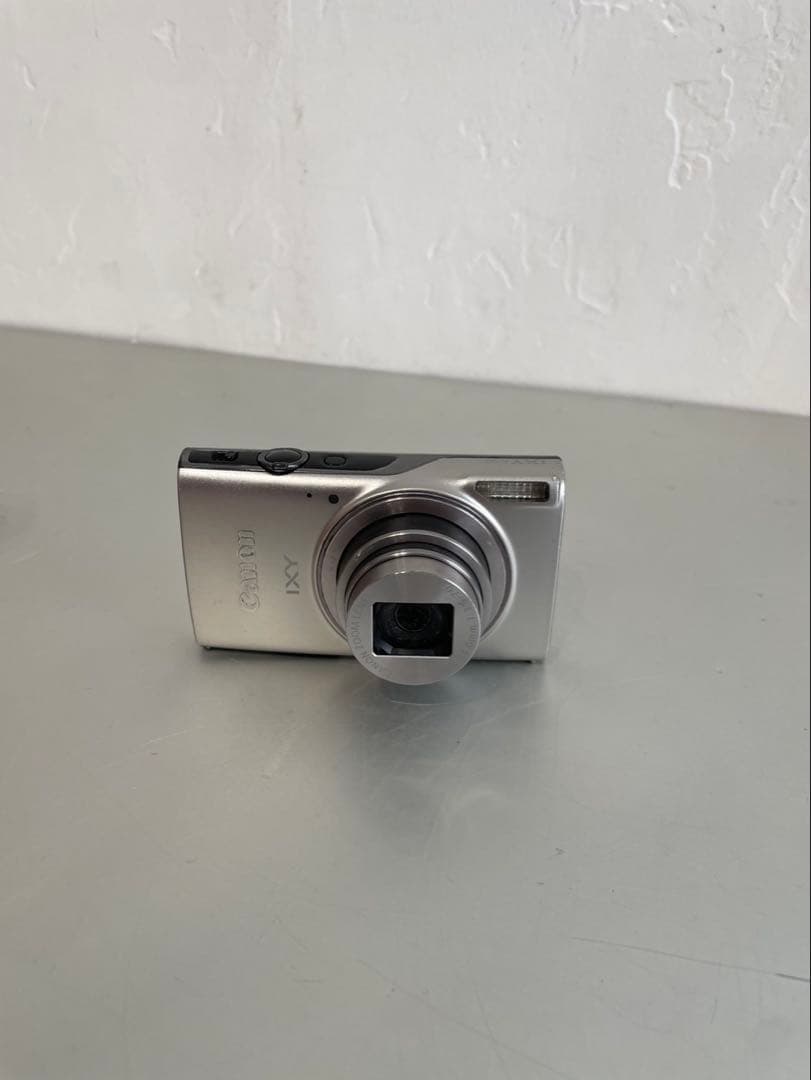 Canon IXY 650 シルバー デジタルカメラ 説明書・充電器付き　訳あり