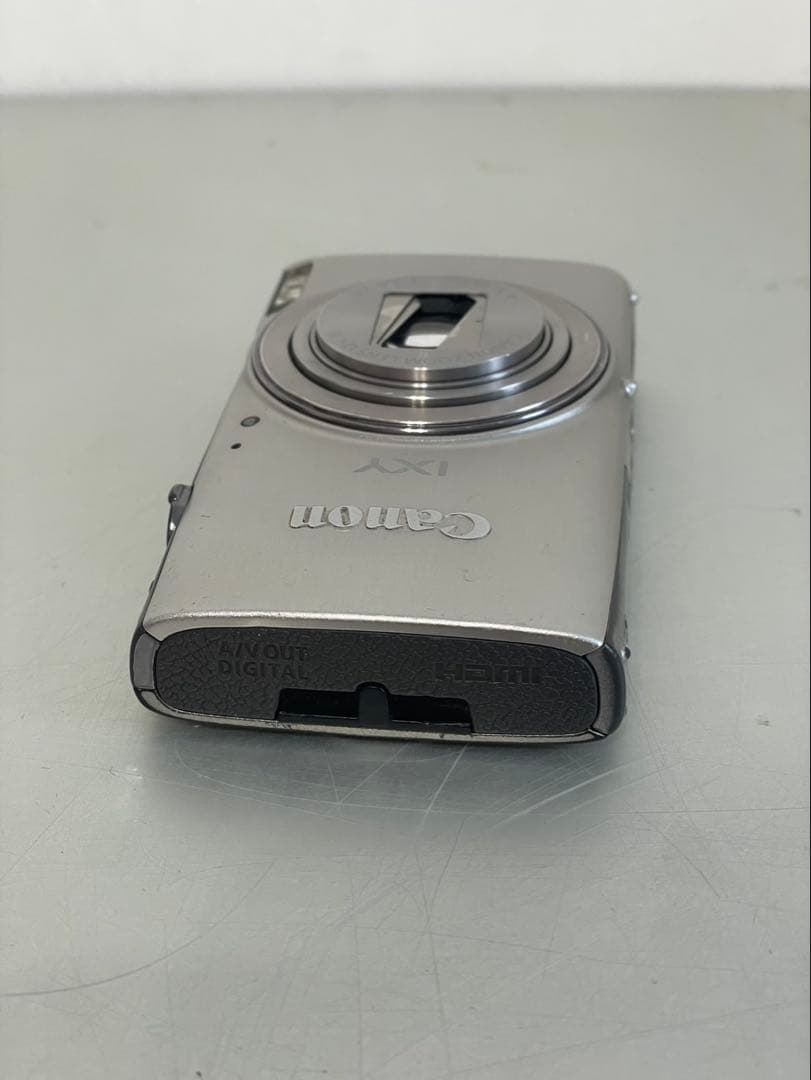 Canon IXY 650 シルバー デジタルカメラ 説明書・充電器付き　訳あり