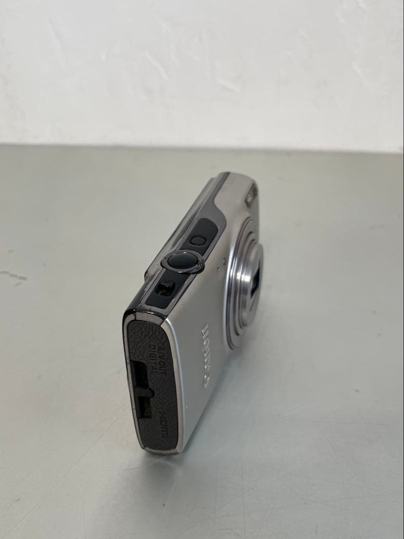 Canon IXY 650 シルバー デジタルカメラ 説明書・充電器付き　訳あり