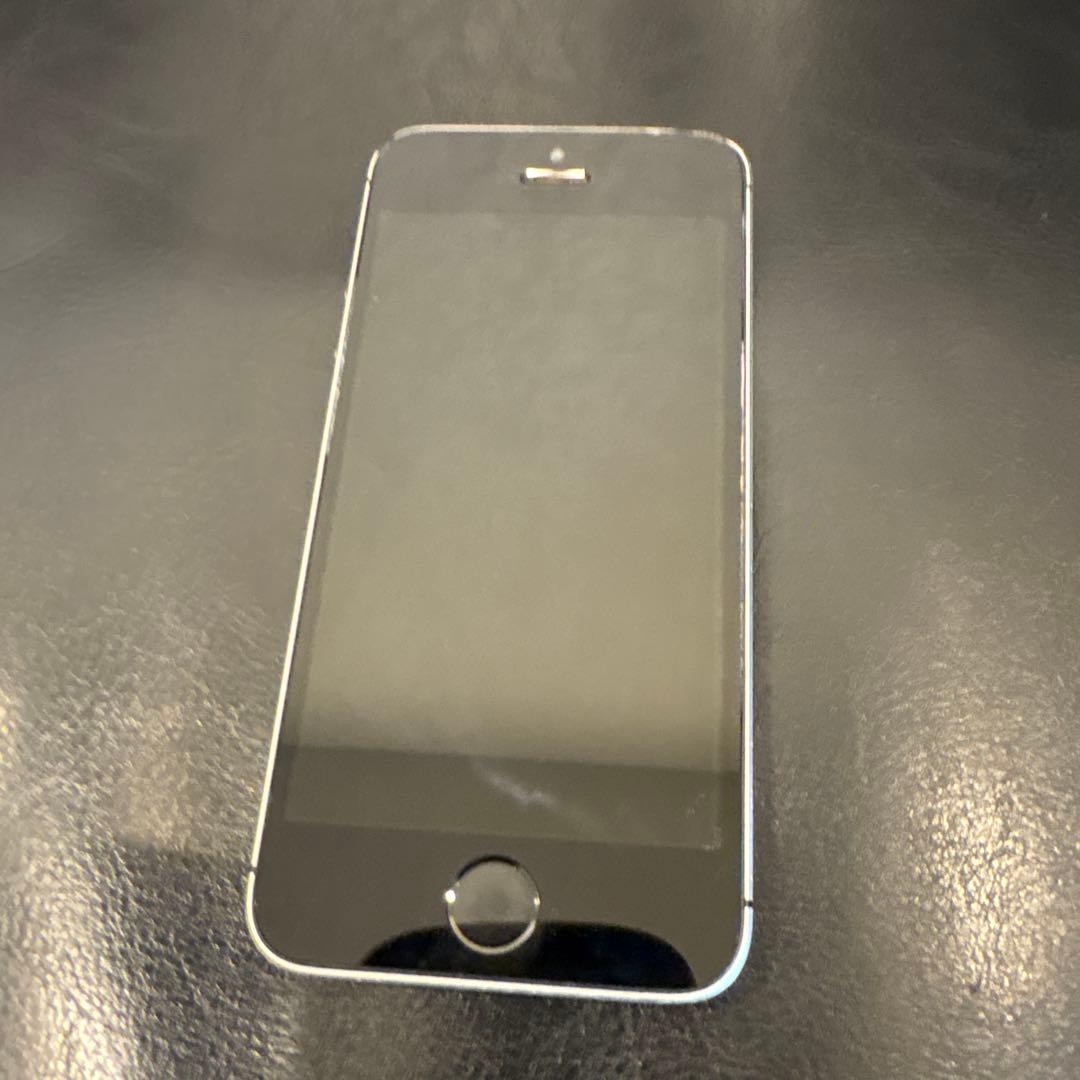 Apple iPhone SE ブラック