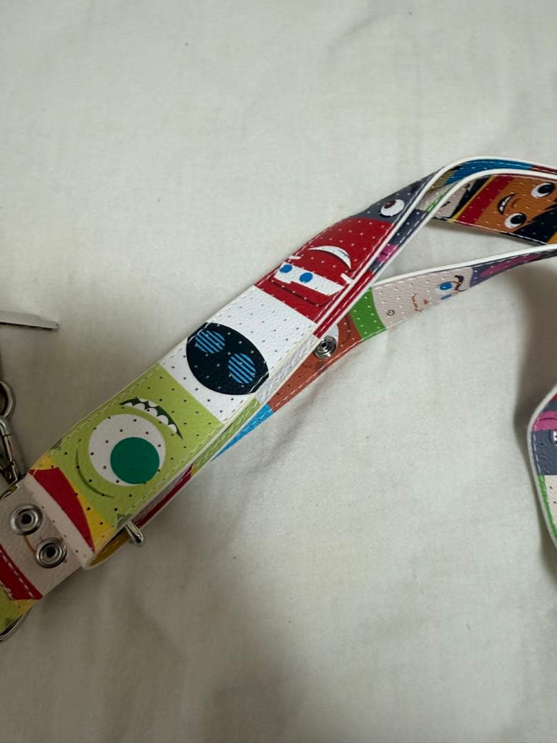 Disney ピクサーボール　ピンコレクター　バッグ　ストラップ　香港ディズニー