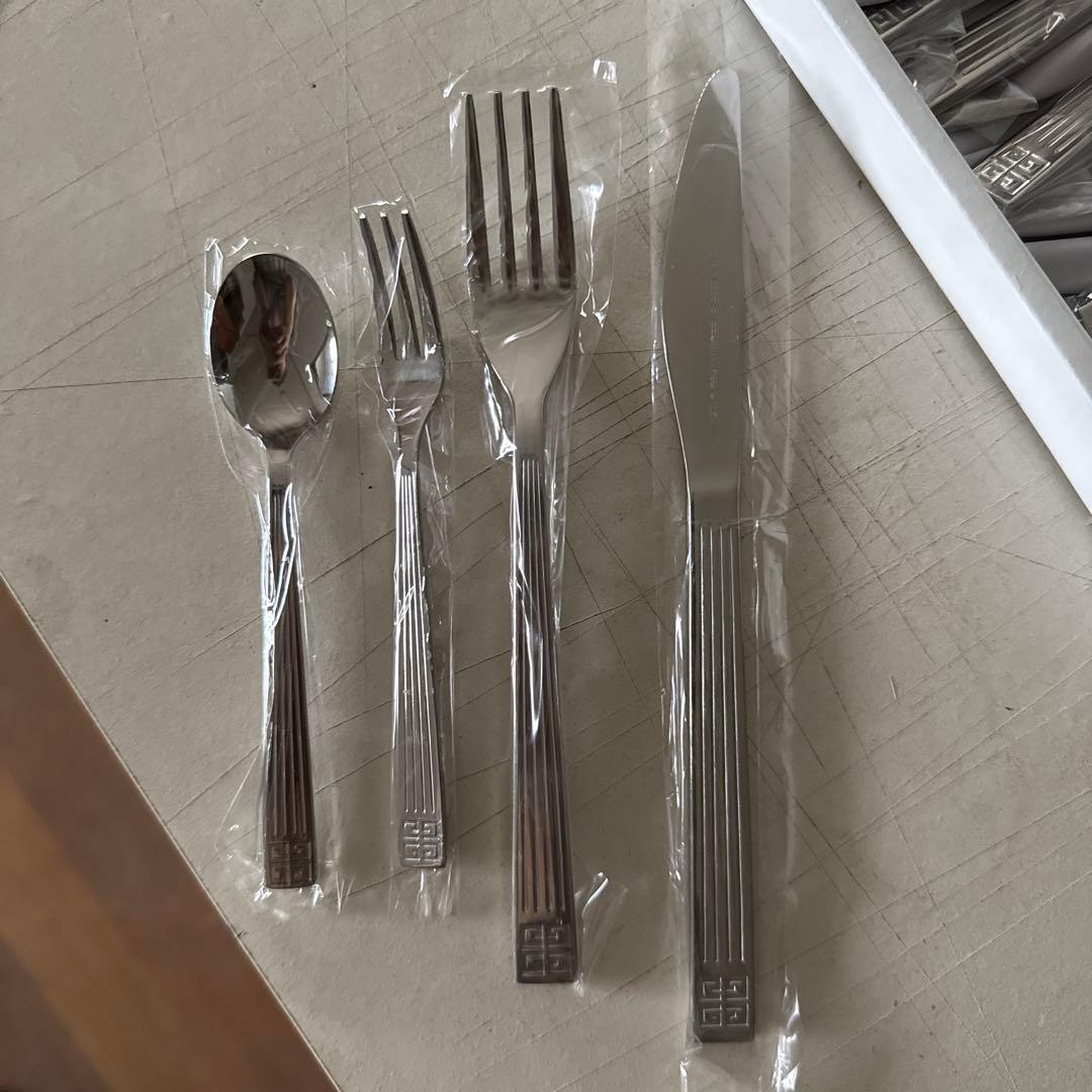 Sachi-Sachi新品未使用 GIVENCHY カトラリーセット25点