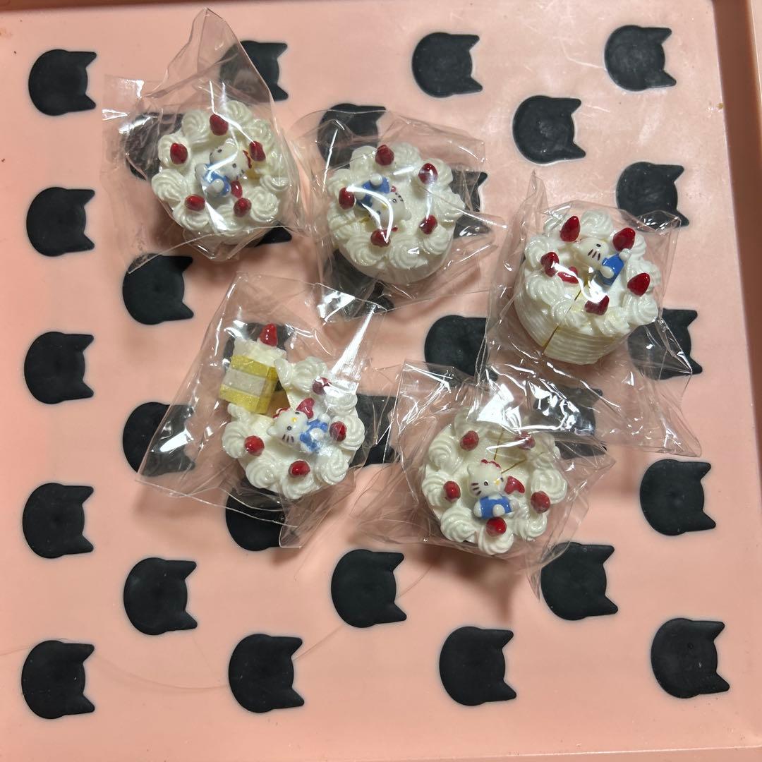 y様キティ48個レタパ赤での発送です