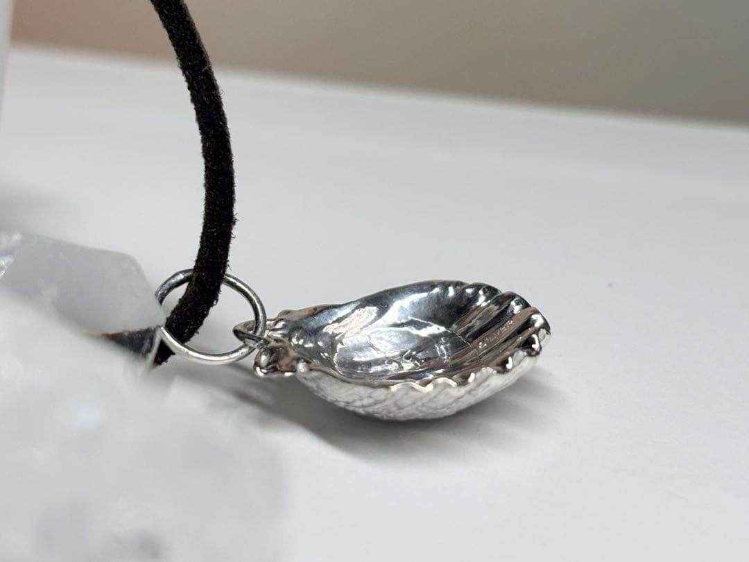 Hawaii産サンライズシェル型取り⭐︎silverチャームネックレス