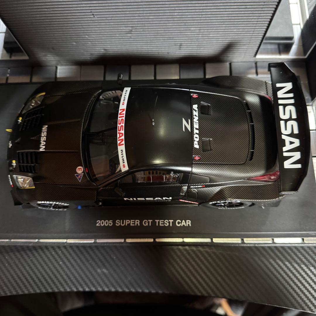 オートアート1/18フェアレディZ 2005 スーパーGTテストカー(ケース付)