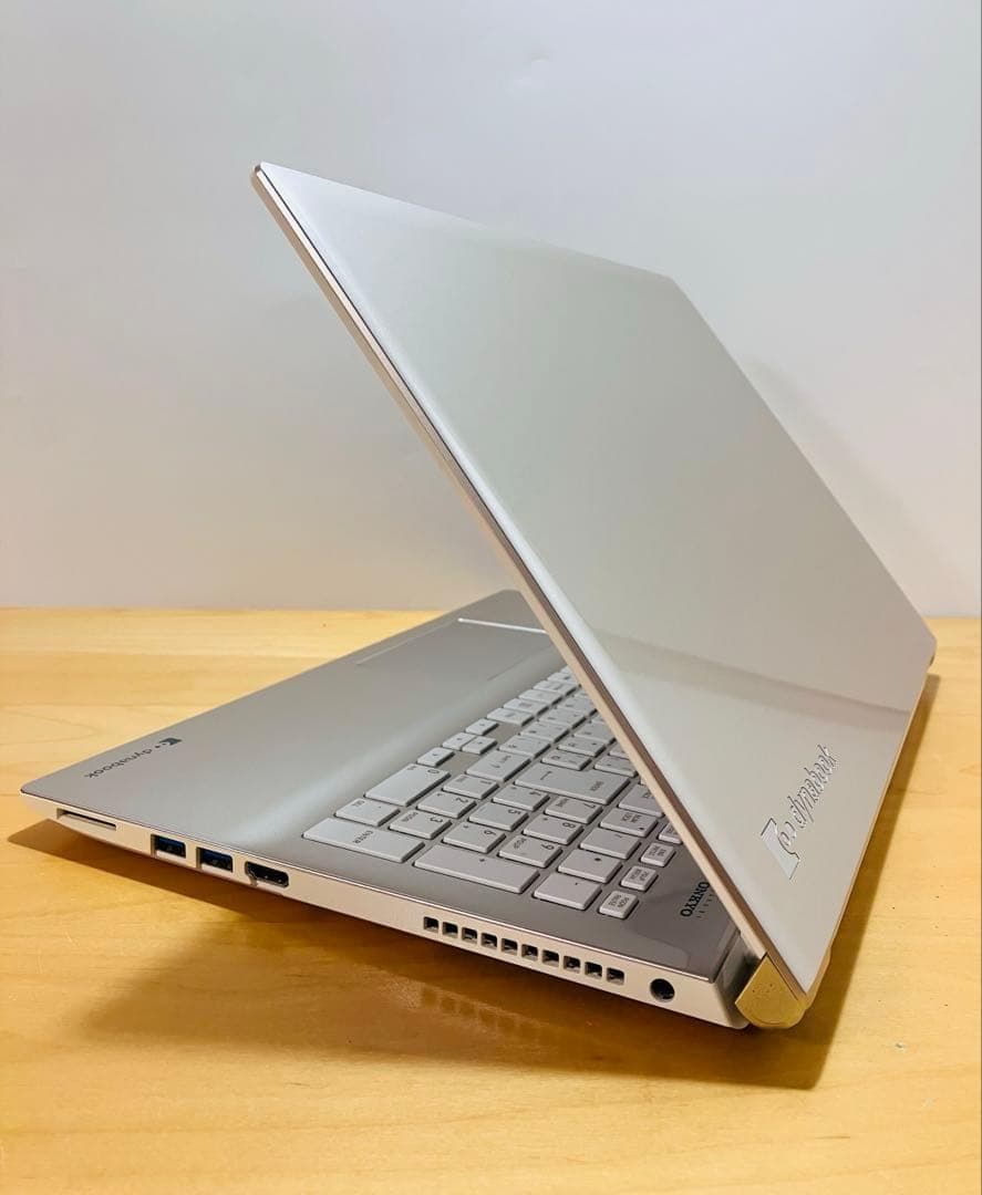 【美品】ノートパソコン　高性能　SSD256/メモリ8/カメラ/オフィス