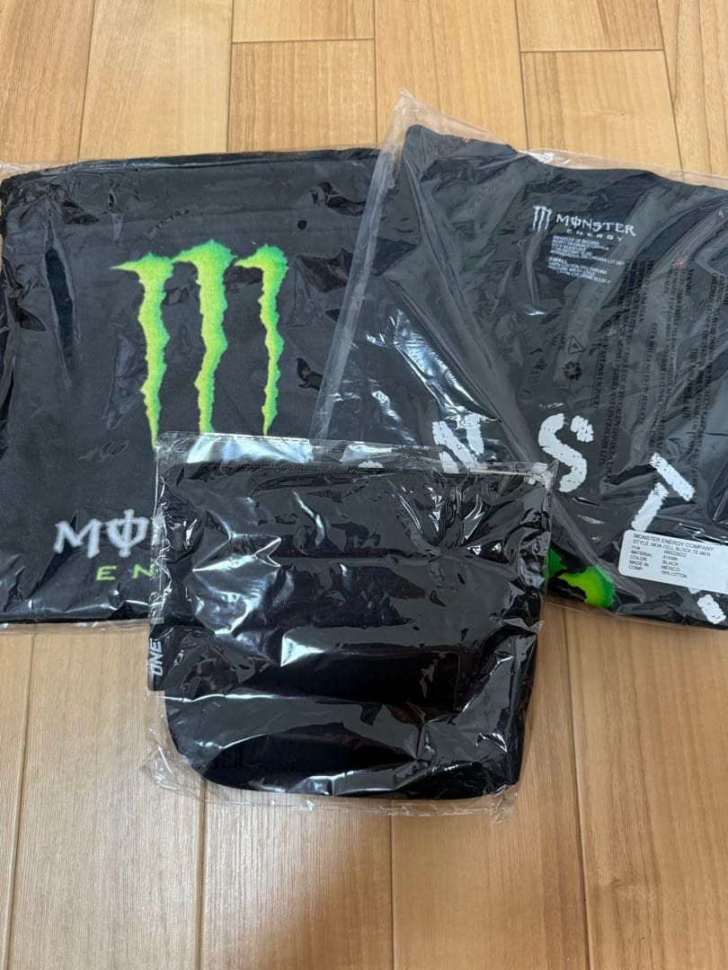 ONE173 【直筆サイン入りポスター】 VVIP席限定グッズ13点セット