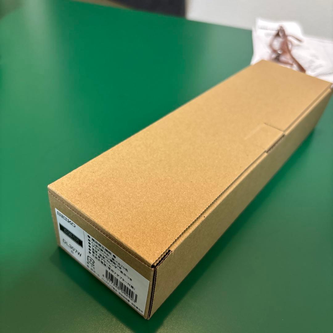 SEIKO 電波液晶グラデーション時計　新品　DL-307W