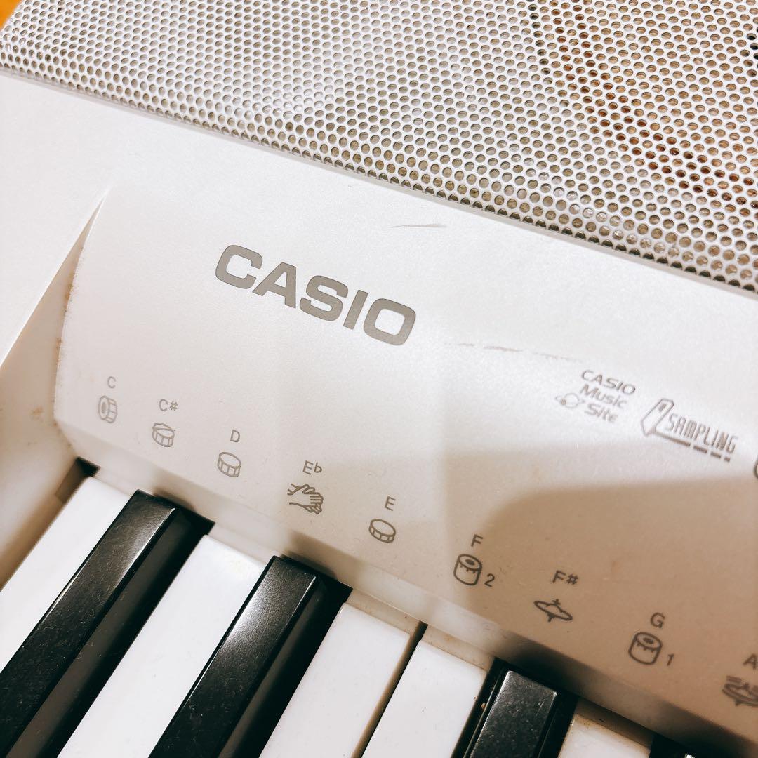 CASIO LK-205キーボード 光ナビゲーション付き　アダプター付き