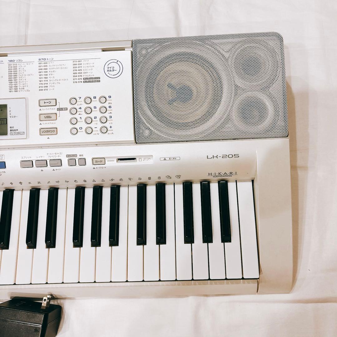 CASIO LK-205キーボード 光ナビゲーション付き　アダプター付き