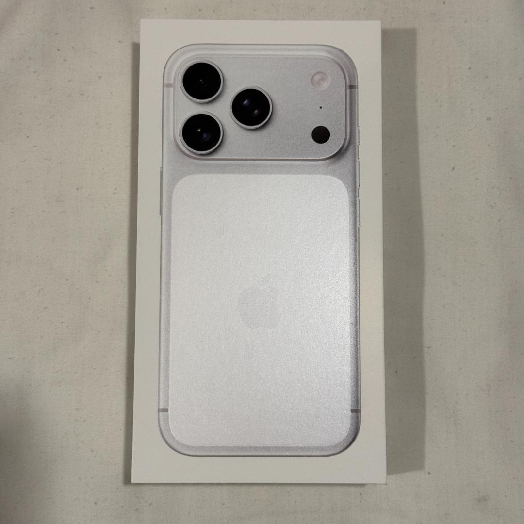 【香港版】 iPhone17pro 256GB シルバー ※未開封品