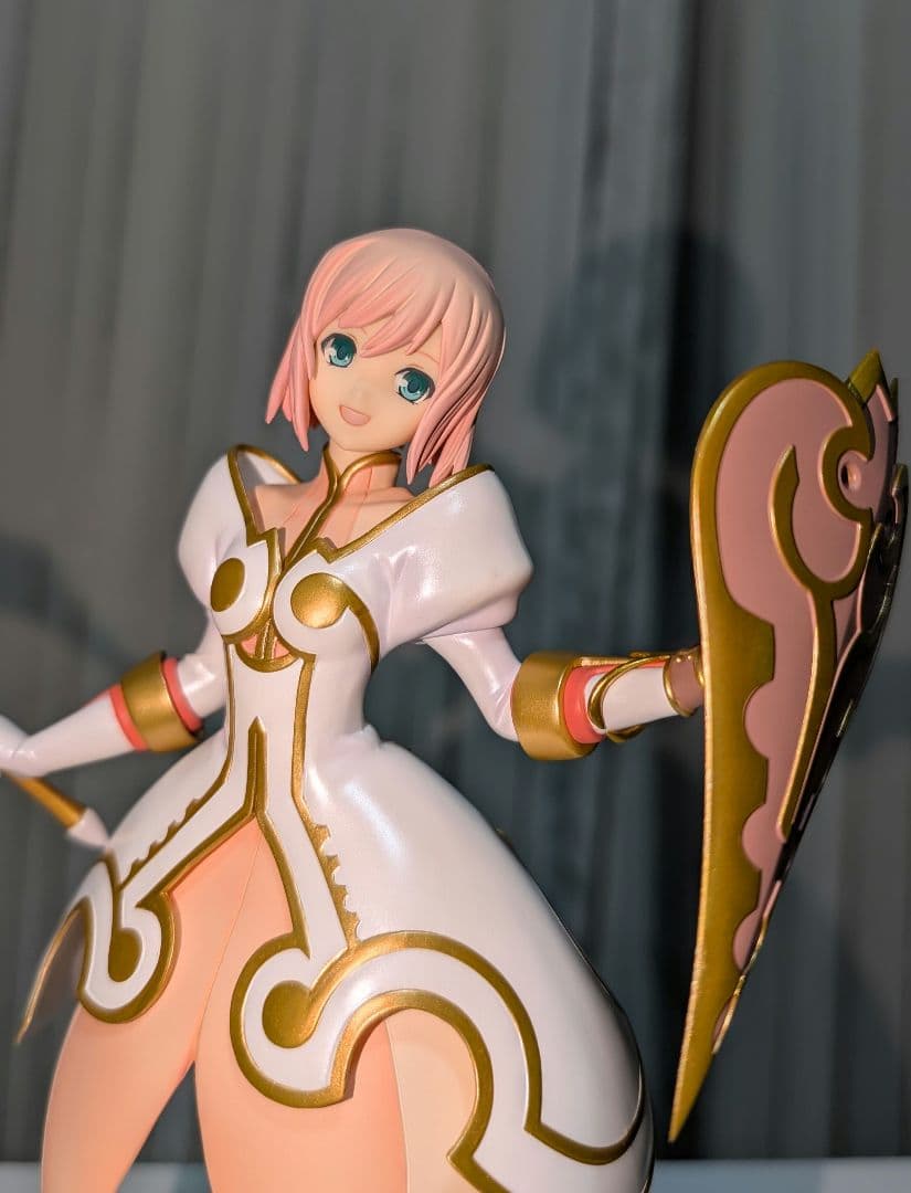 テイルズ・オブ・ヴェスペリア　エステル　1/8フィギュア　アルター