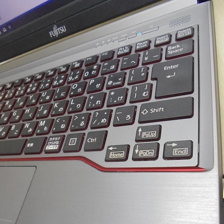 13.3 FMV ノートパソコン Win10 pro 64bit (SSD搭載)