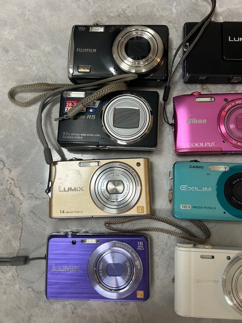 コンパクトデジカメ12台まとめ売り（ジャンク品）