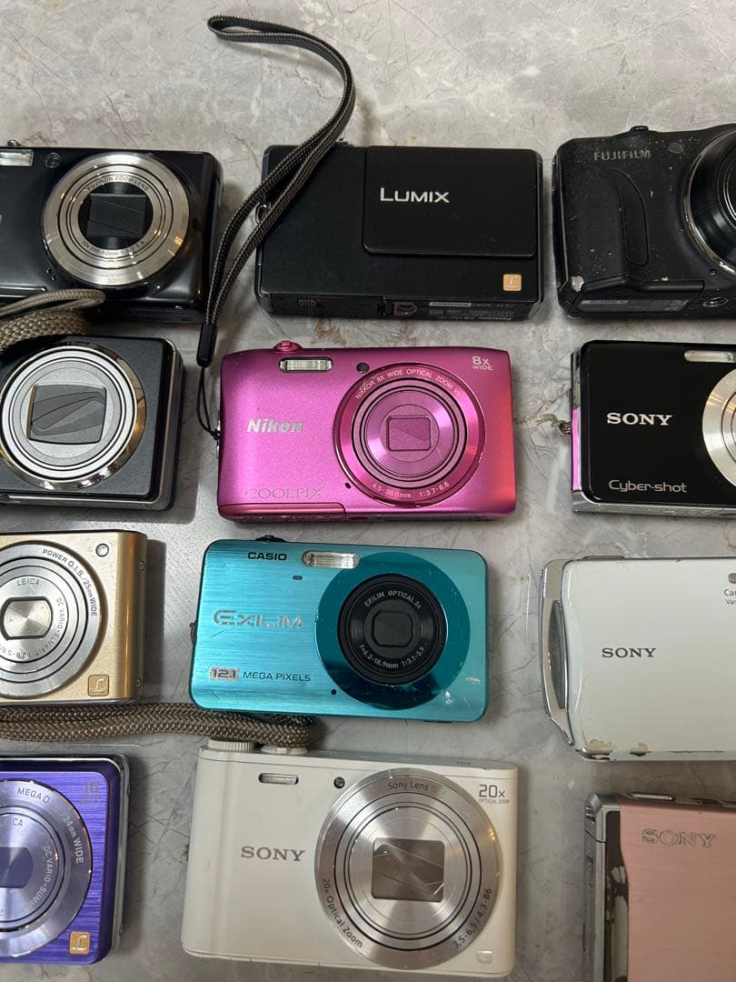 コンパクトデジカメ12台まとめ売り（ジャンク品）