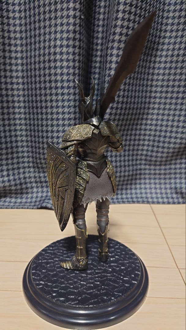 ダークソウル　黒騎士　フィギュア