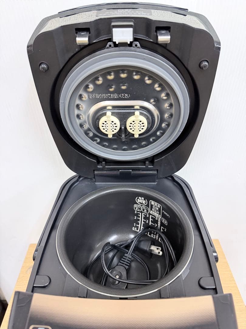 アイリスオーヤマ 炊飯器 3合 圧力IH式 KRC-PC30-B 2019年製