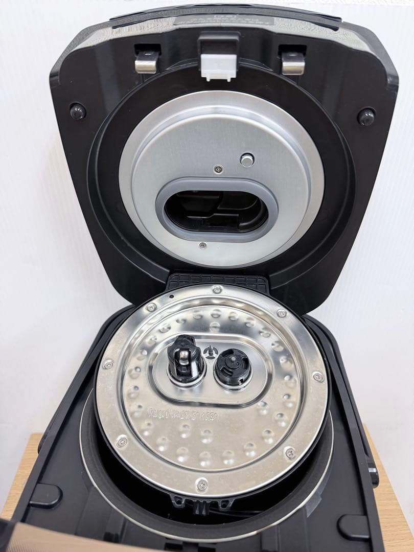 アイリスオーヤマ 炊飯器 3合 圧力IH式 KRC-PC30-B 2019年製